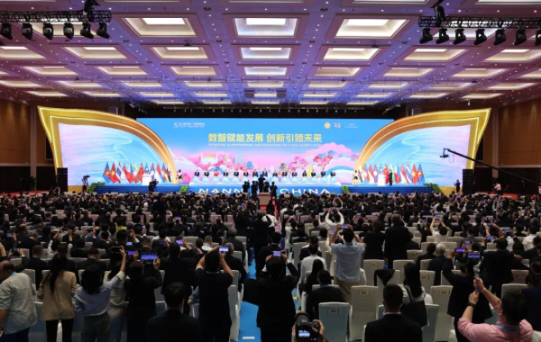 会领导参加第22届中国—东盟博览会